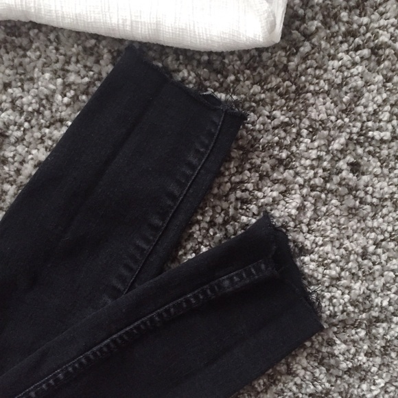 Hollister Fray Hem Skinny Jeans - Picture 4 of 4